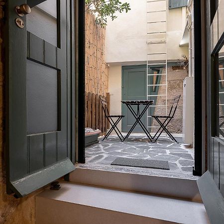 Hotel Off Chania  Bagian luar foto
