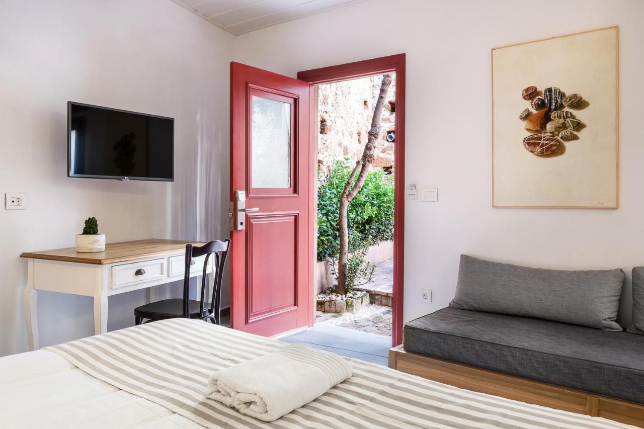 Hotel Off Chania  Bagian luar foto