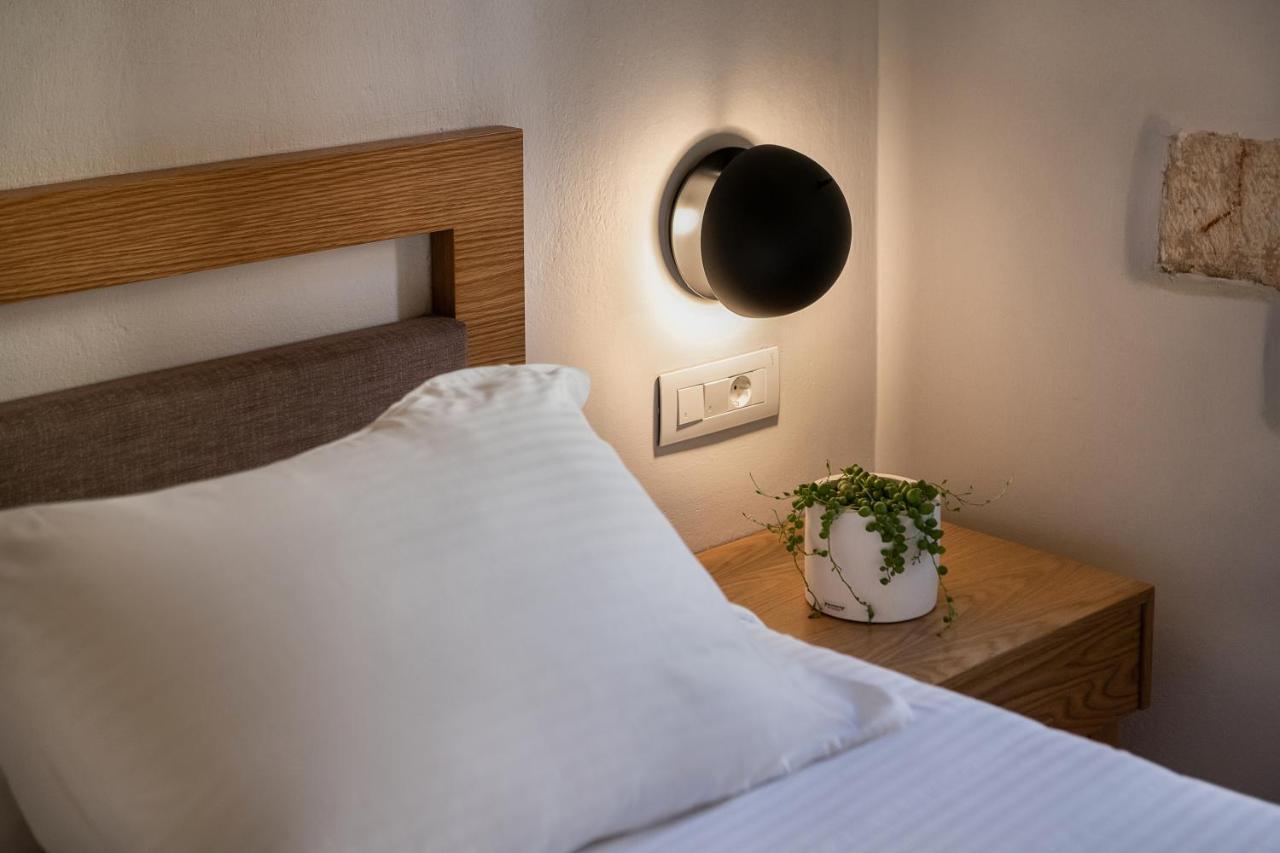 Hotel Off Chania  Bagian luar foto