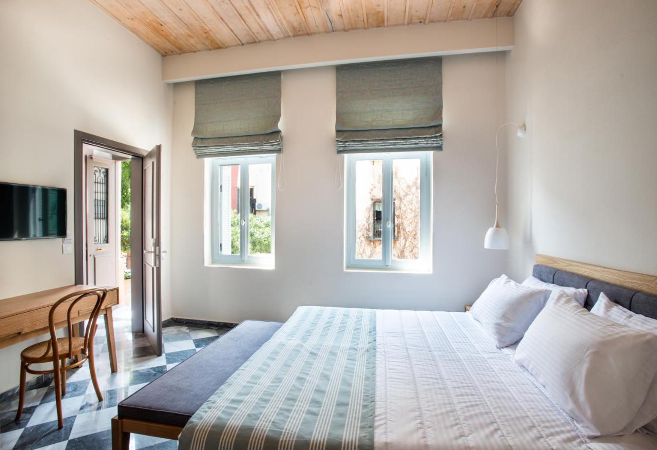 Hotel Off Chania  Bagian luar foto