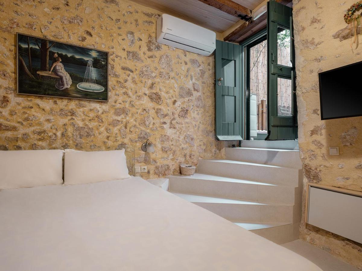 Hotel Off Chania  Bagian luar foto