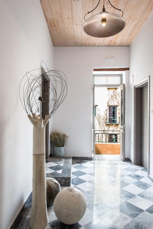 Hotel Off Chania  Bagian luar foto