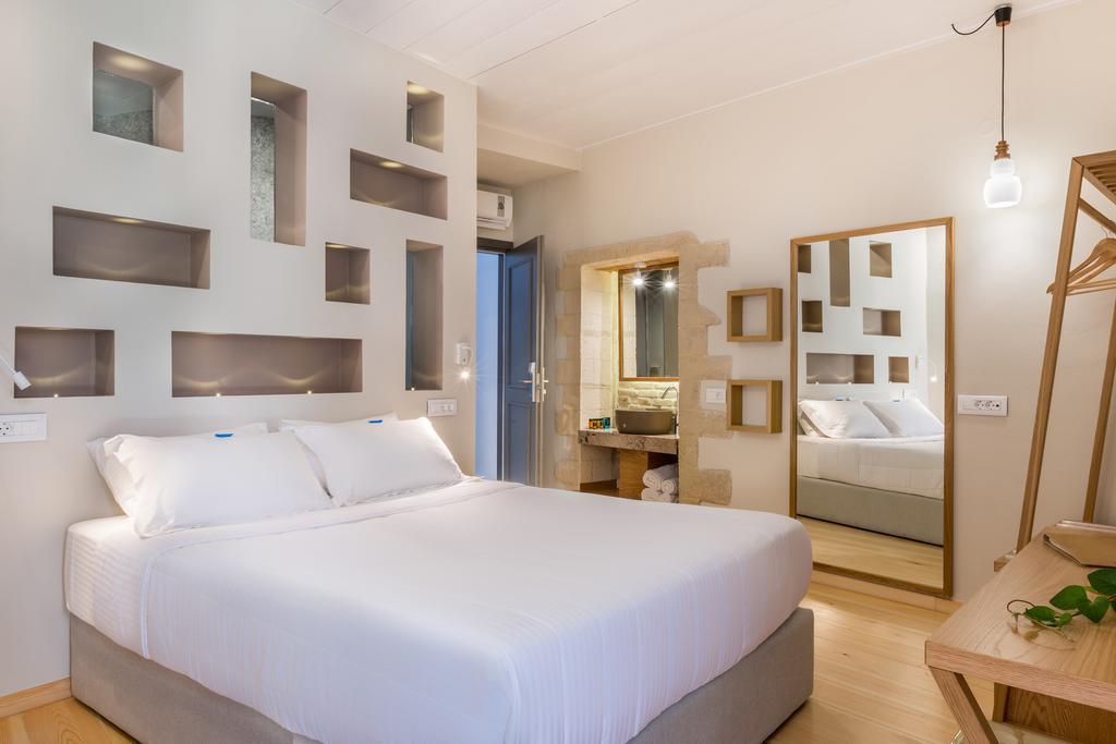Hotel Off Chania  Bagian luar foto