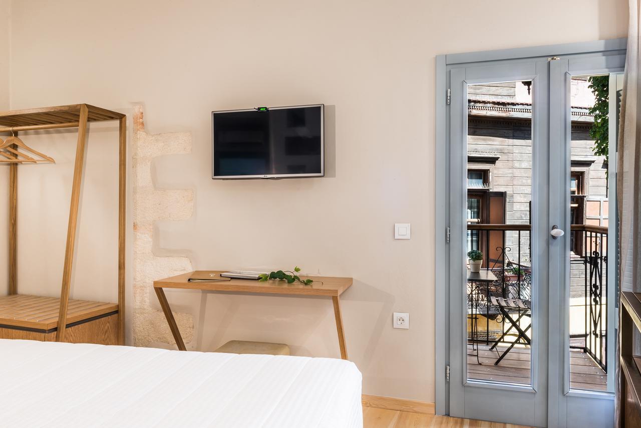 Hotel Off Chania  Bagian luar foto