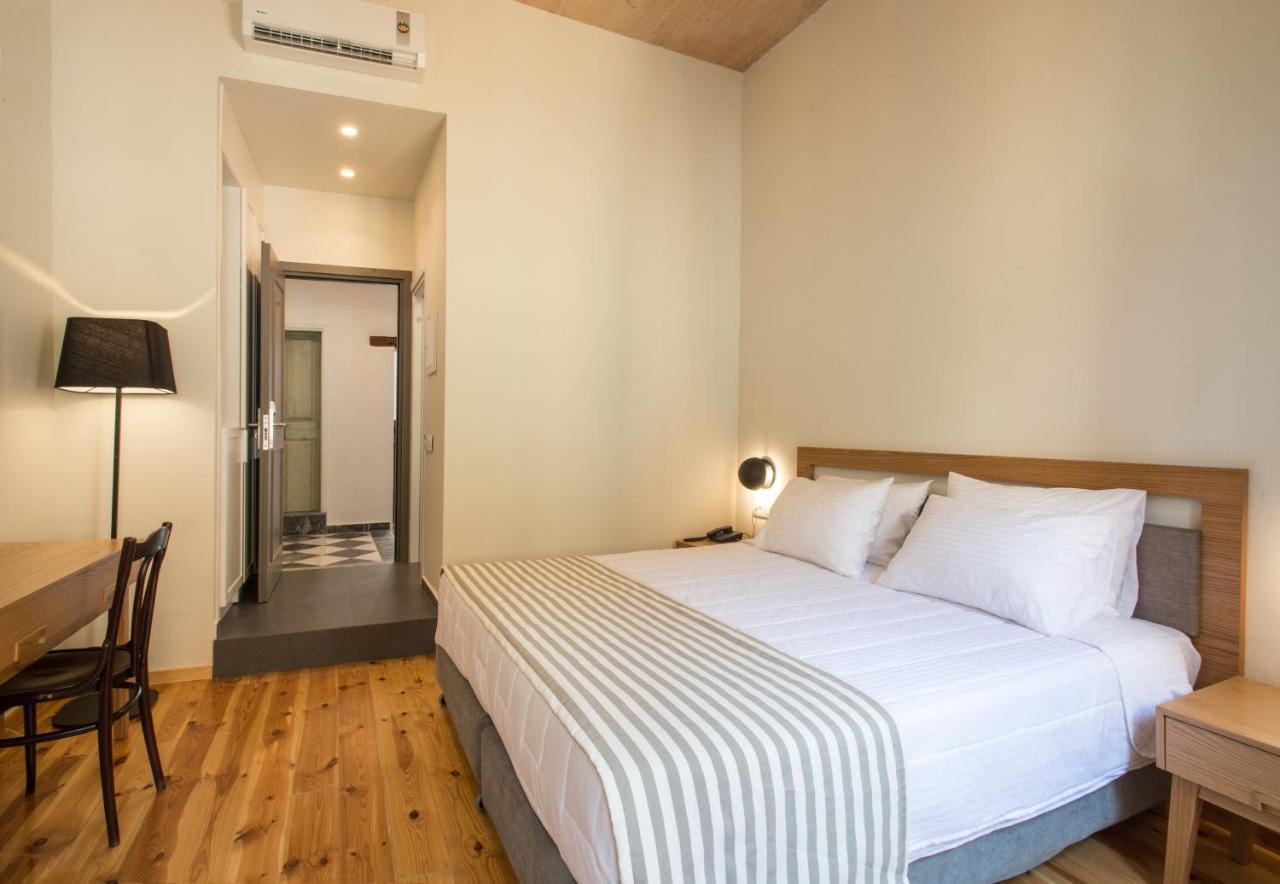 Hotel Off Chania  Bagian luar foto